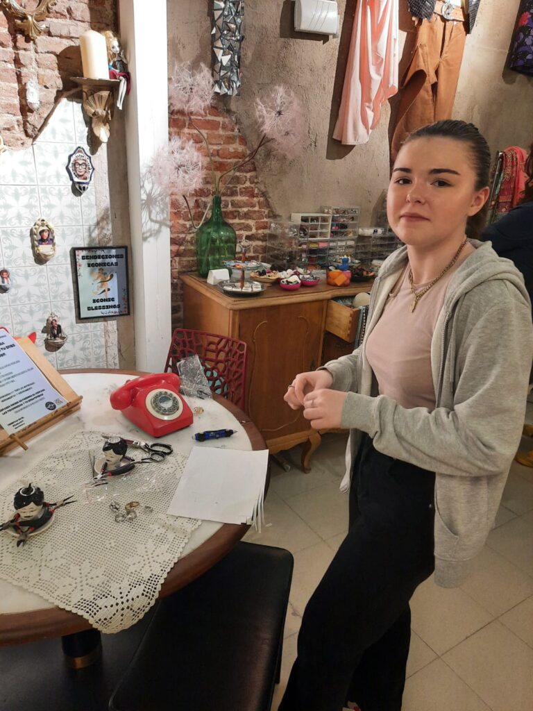 Photographie des élèves du lycée professionnel Sacré Cœur en stage à Madrid