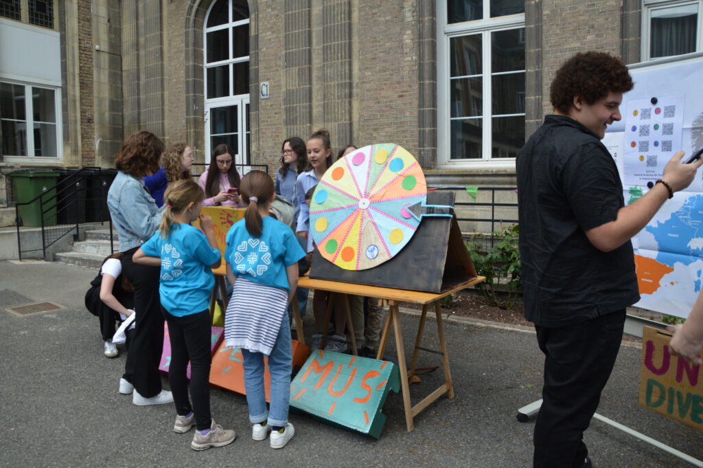 Photographie de la célébration de Sainte Madeleine Sophie Barat au lycée Sacré Cœur