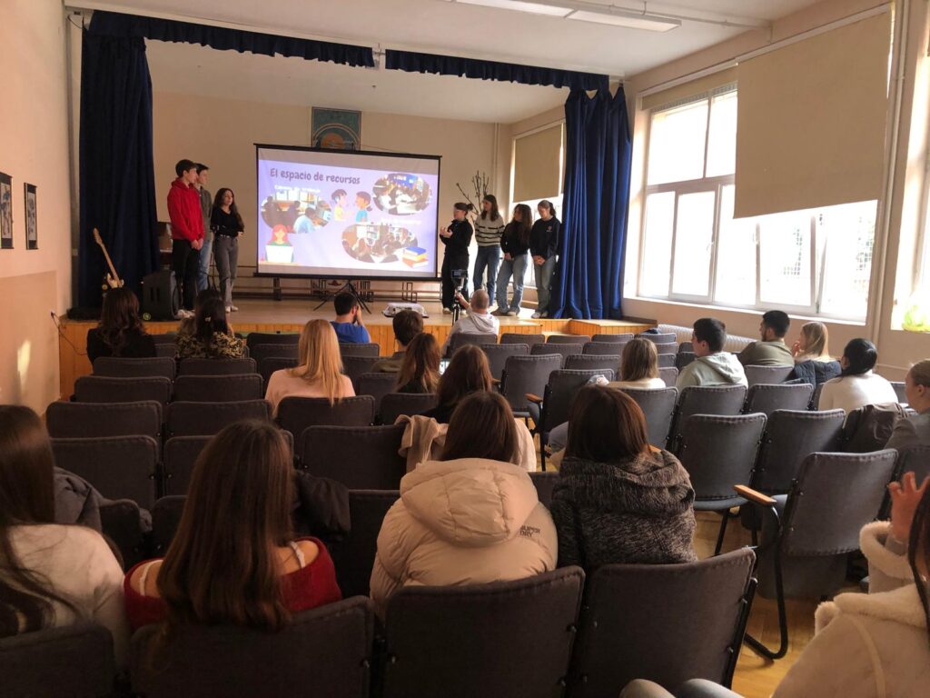 Élève du lycée Sacré Cœur en déplacement en Serbie dans le cadre du projet Tú puedes