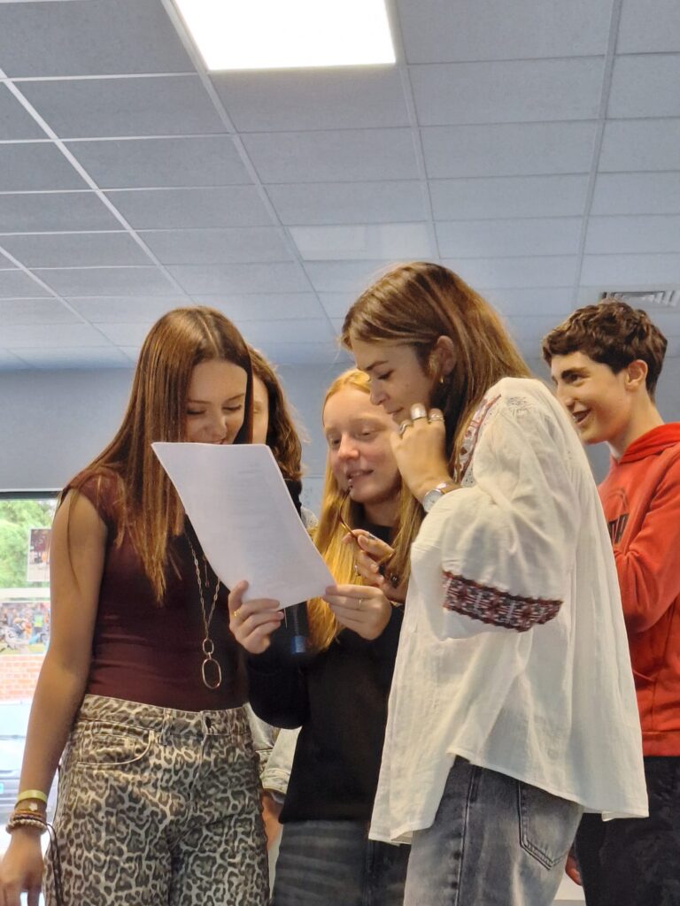 Élèves du lycée Sacré Cœur à Amiens lors de la rentrée scolaire 2024-2025