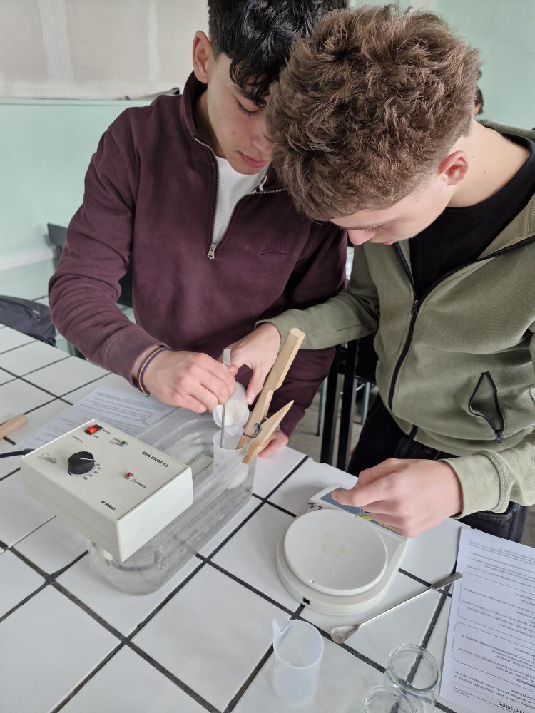 Élèves du lycée Sacré Cœur participant à un échange international dans le cadre du projet 4R's