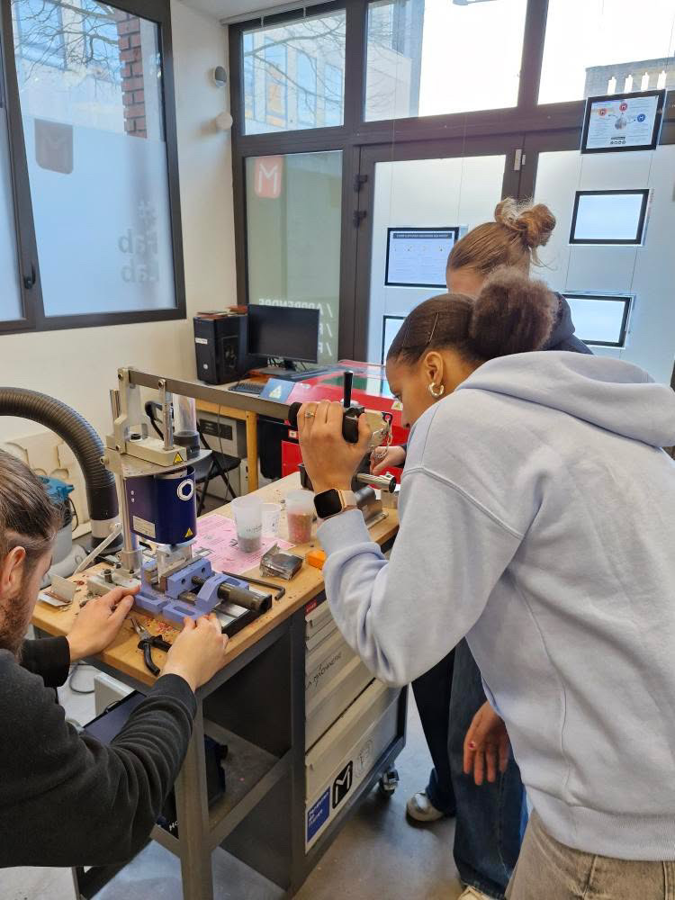 Élèves du lycée Sacré Cœur participant à un échange international dans le cadre du projet 4R's