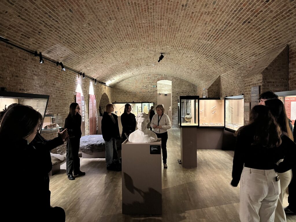 Élèves du lycée Sacré Cœur en exploration artistique au musée de Picardie et à Paris