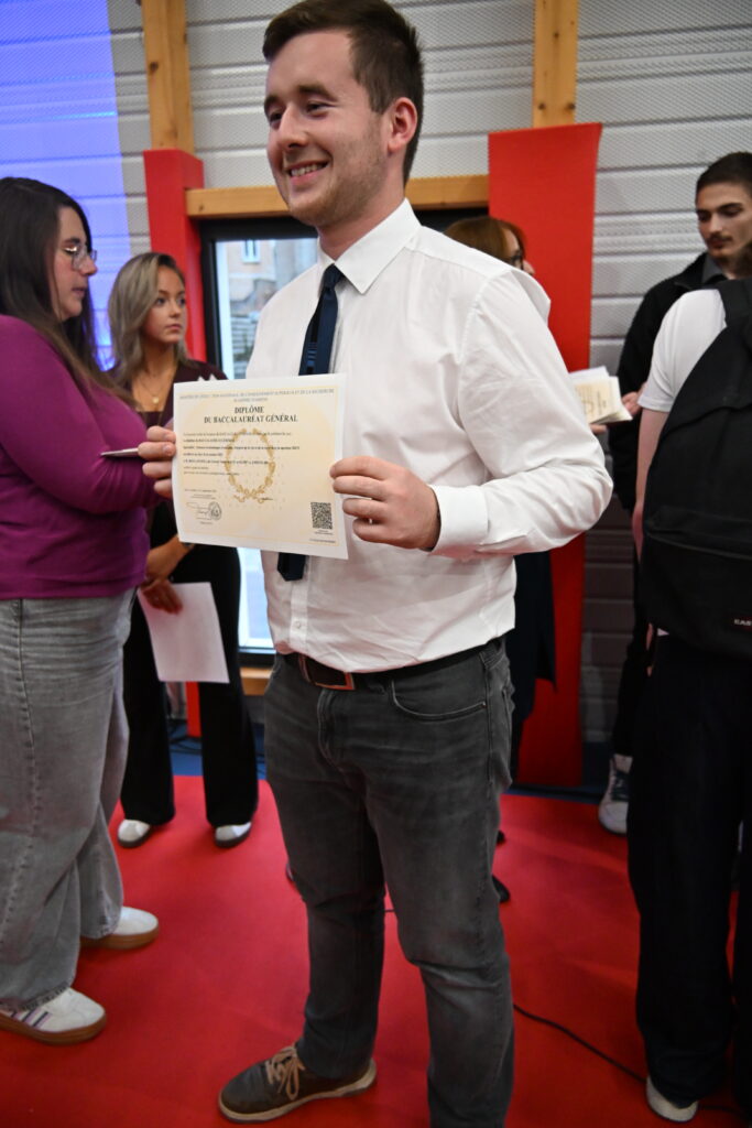 remise-des-diplomes-bac-2025